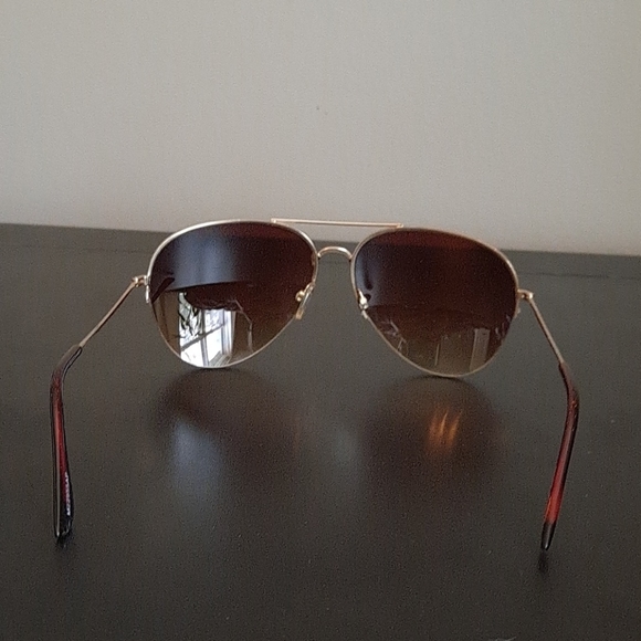 Aviator sunglasses - Picture 3 of 3